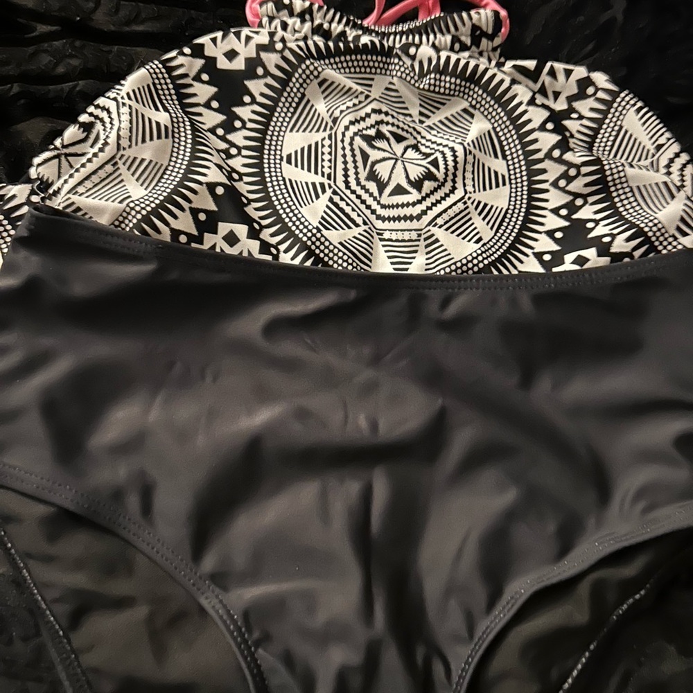 Xhilaration Black and White Patterned two Piece Swimsuit